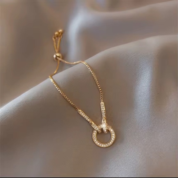 Bracelet 18K gold plated Luxury Bracelet Adjustable
Stainless Steel - Picture 3 of 9